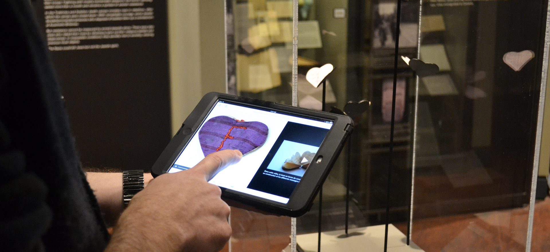Application de visite pour tablette du Musée de l'Holocauste Montréal
