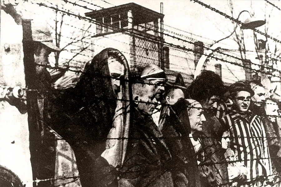 Prisoners in Auschwitz at liberation in 1945. © Montreal Holocaust Museum