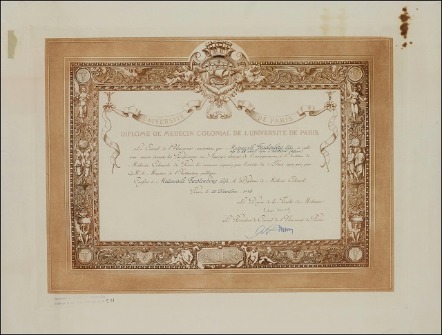 Diplôme de Médecin Colonial awarded to Lonia on December 20, 1945, by the Faculty of Medicine of the University of Paris.